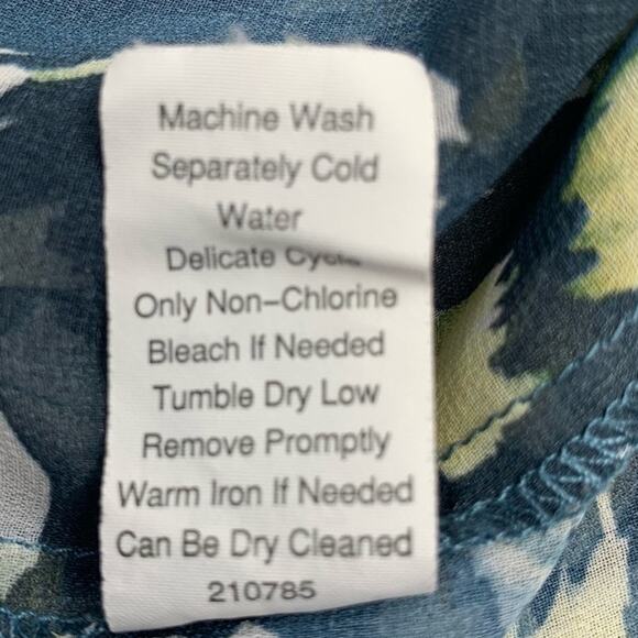 CABI Women Top Sleeveless Button Down Size S Abstract Blue Tones - Picture 8 of 8